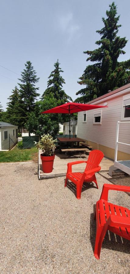 Mobil Home Dans Camping Saillagouse Exterior photo