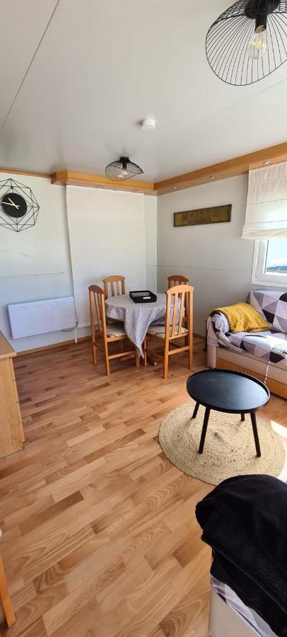 Mobil Home Dans Camping Saillagouse Exterior photo